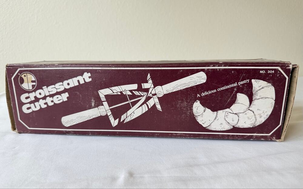 Vintage Stainless Steel Rolling Croissant Cutter w/ Wood Handles In Original Box